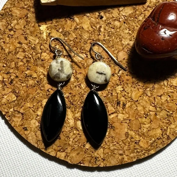 Earrings - Picture 3 of 5